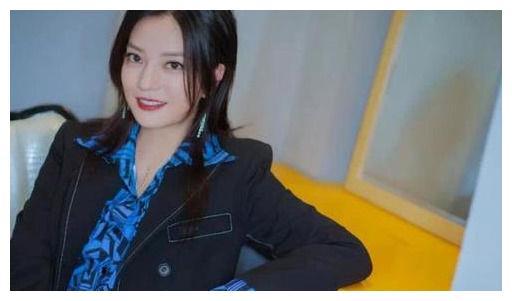 最新范冰爆料消息视频,娱乐圈幕后真相大曝光